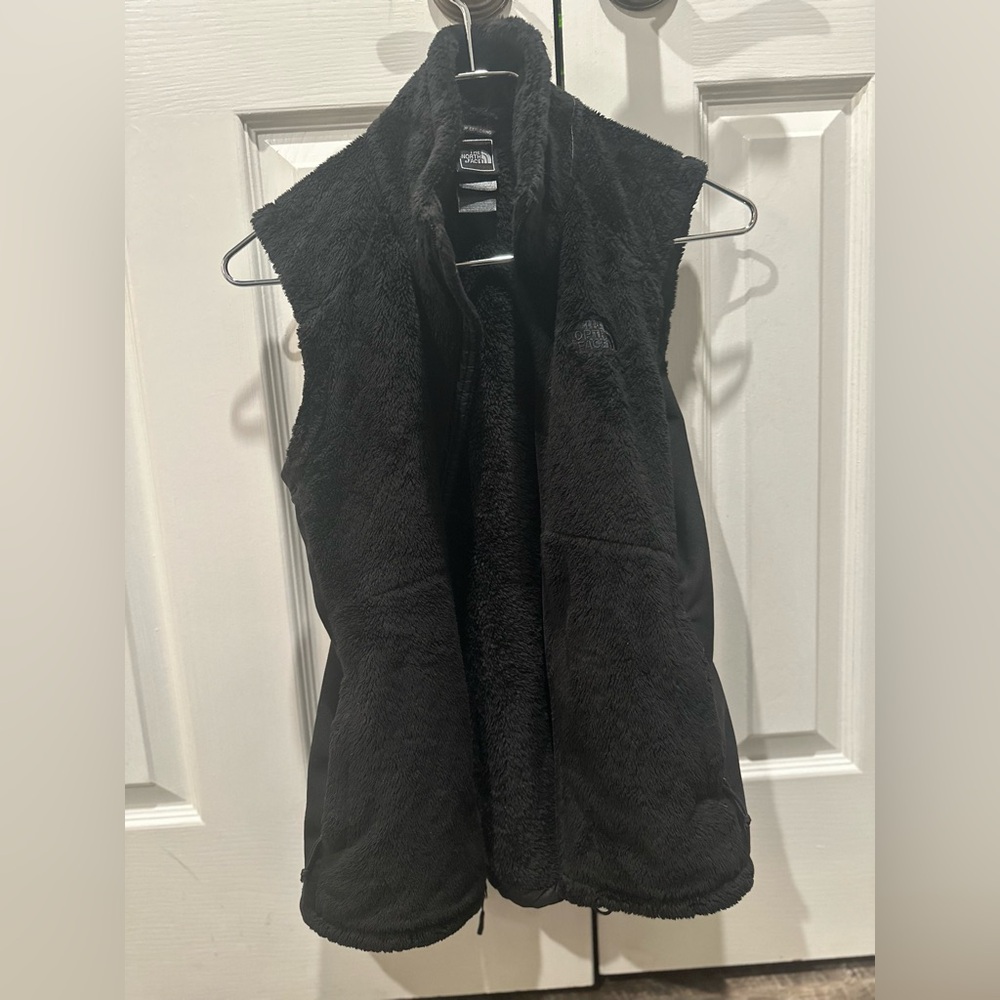 The North Face Women's Black Fleece Vest